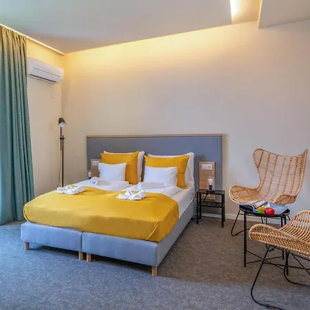 Yacht Club 3* Tihany