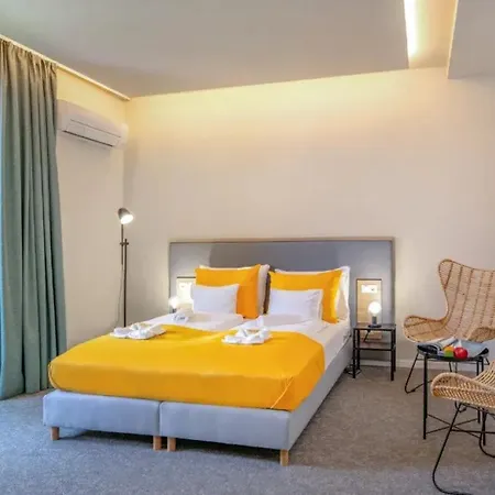 Yacht Club Ξενοδοχείο 3*
