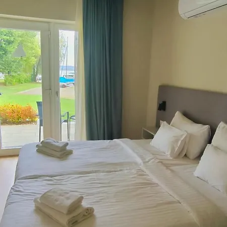Yacht Club 3* Tihany