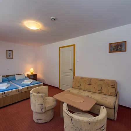 Yacht Club 3* Tihany