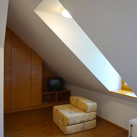 Hotel Yacht Club 3*