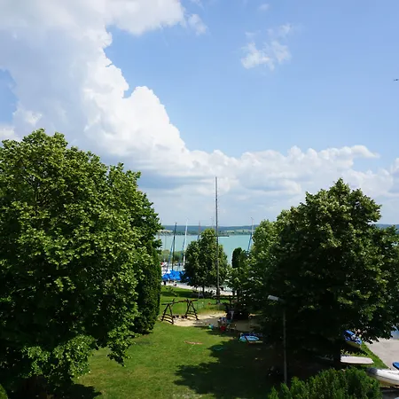 Hotel Yacht Club