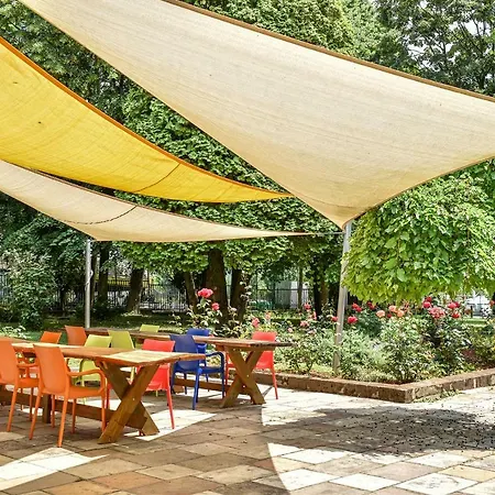 Yacht Club فندق تيهاني