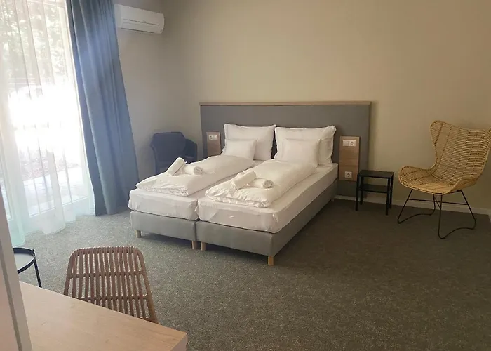 Yacht Club 티하니