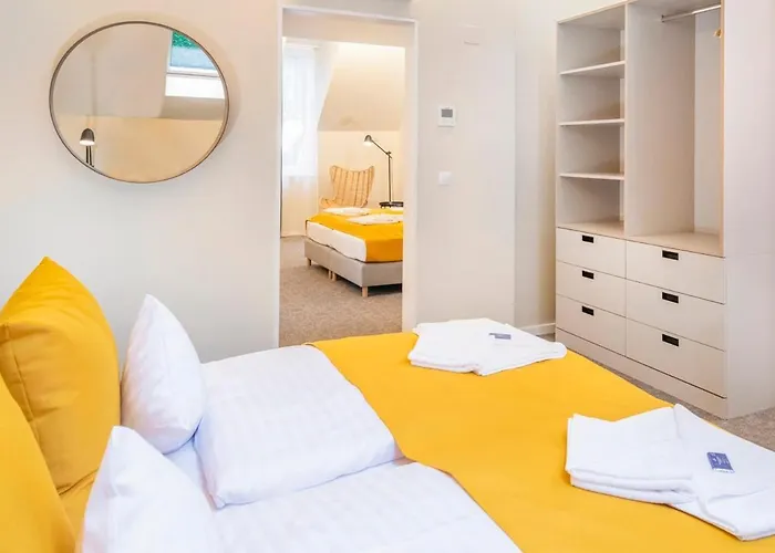 Yacht Club 티하니