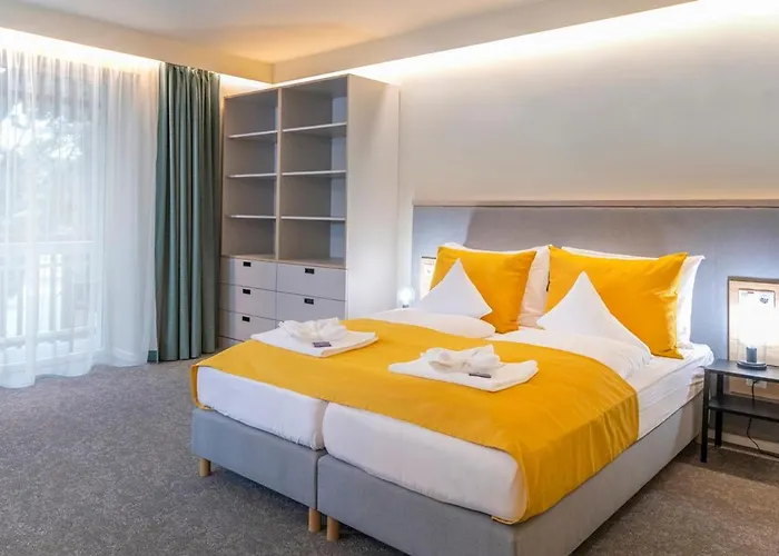 Ξενοδοχείο Yacht Club 3*