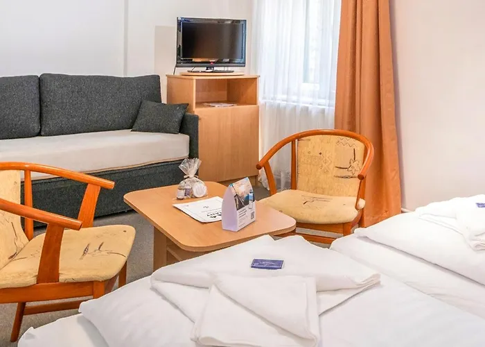 Ξενοδοχείο Yacht Club 3*