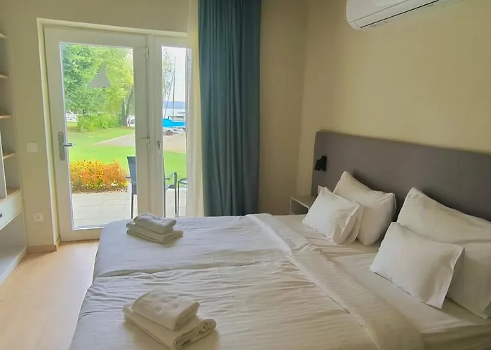 Yacht Club 3* Tihany